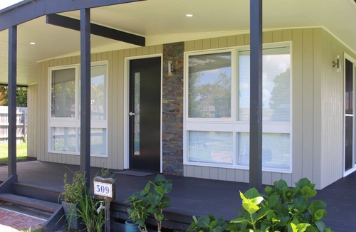 Coronet Bay House | The Deck - Coronet Bay Save by staying two nights or more