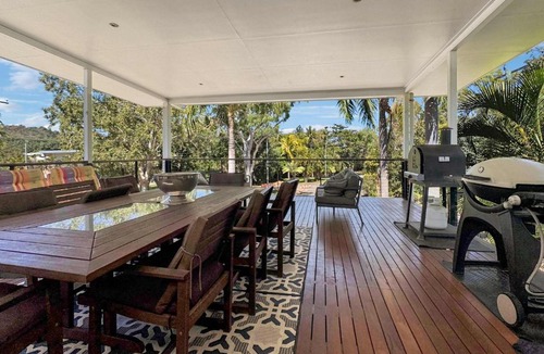 Picnic Bay House | The Deck on Picnic