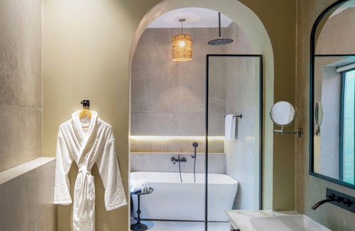 Amritsar Hotel | The Earth Amritsar