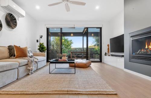 Ocean Grove House | The Ebb Luxury Retreat - Just steps to the beach!