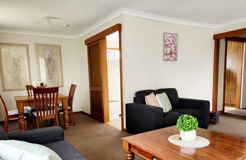 Shepparton South House | The Edward - Central Unit