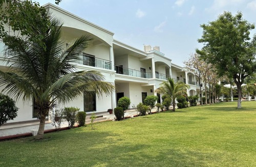 Chittorgarh Hotel | The Elegance Resort
