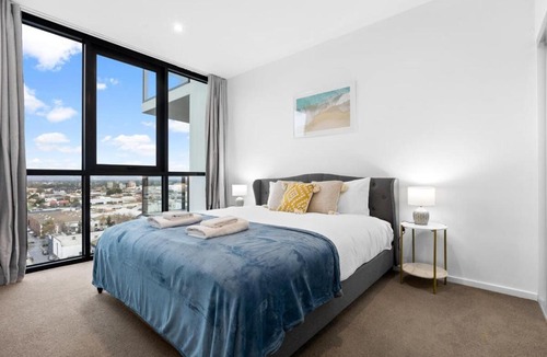 Adelaide Central Business District Apartment | The elegant 1BR CBD Apt - City view - Parking