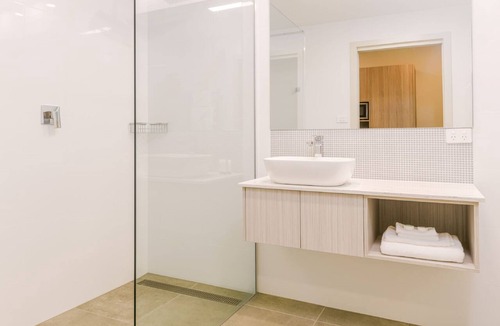 Devonport Hotel | The Elimatta Hotel
