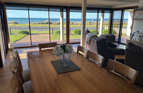 Portarlington House | The Esplanade Beach House