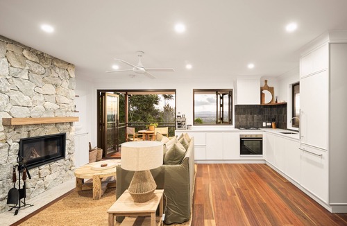 Neumgna Cabin | The Firebreak