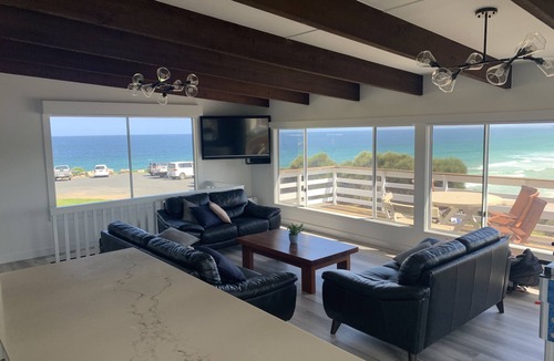 Ulladulla House | ‘The Fourshaw’ on Racecourse beach
