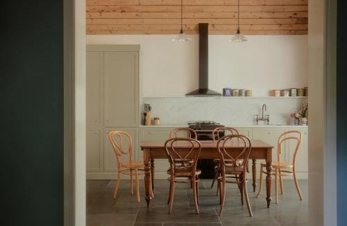 Castlemaine House | The Georgian House - Heritage Luxury Retreat