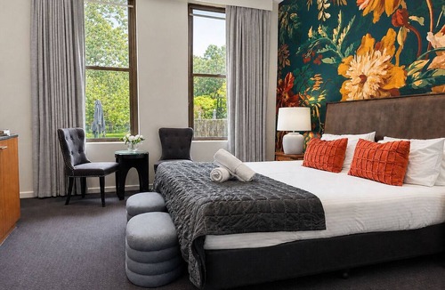 Beechworth Hotel | The Grand Oaks Resort