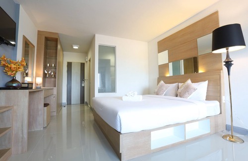 San Sai Hotel | The Greenery Central Suites
