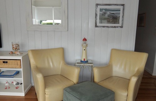 Dromana House | The Gulls Dromana Beach House with a View, WiFi and Dog Friendly.