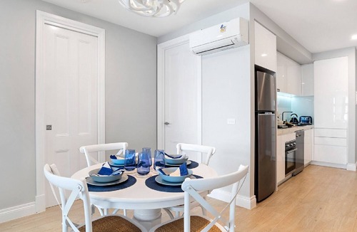 Port Melbourne Apartment | The Hamptons 2 Bedroom Standard Apartment