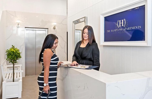 Port Melbourne Apartment | The Hamptons Apartments - Port Melbourne