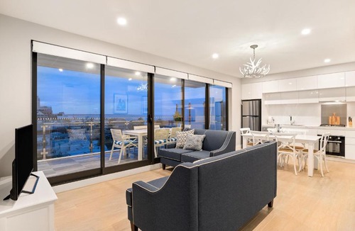 Port Melbourne Apartment | The Hamptons Apartments - Port Melbourne