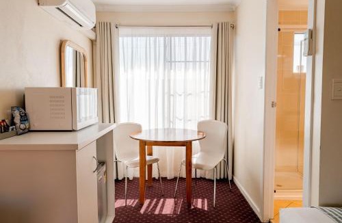 Tenterfield Hotel | The Henry Parkes Tenterfield