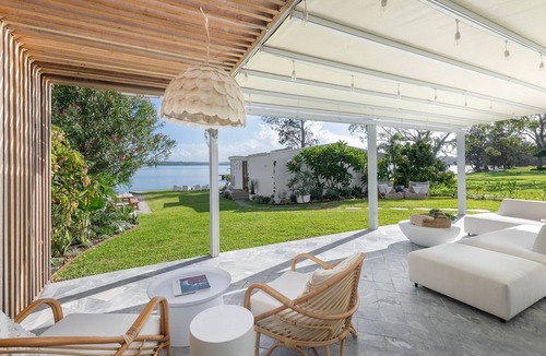 Bonnells Bay Apartment | The Hideaway- a unique laid-back-lux, absolute waterfront