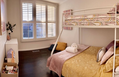 Mount Eliza House | "The Hideaway" close to beach!