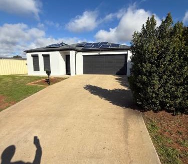 Griffith House | The Holiday Home Griffith