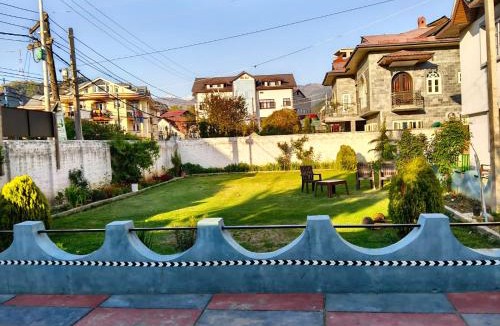 Rajbagh Ski Chalet | The Holt Gardens
