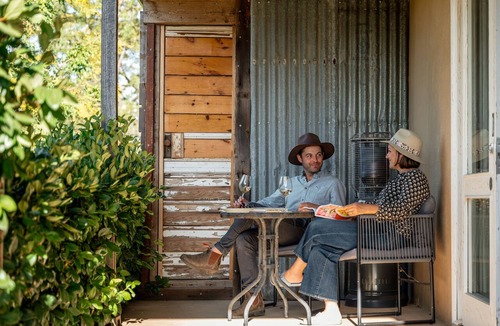 Upper Wakefield Apartment | The Homestead Studio - Intimate Vineyard Stay