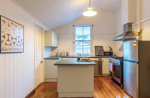 Hamilton House | The Hunt House – Heritage Charm, Prime Location
