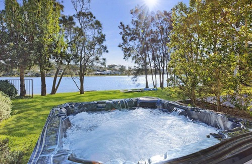 Wamberal House | THE LAKE HOUSE @ WAMBERAL