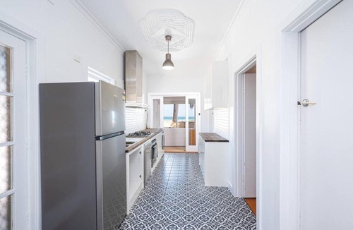 Largs North Apartment | The Largs Lookout - Modern Coastal Apartment
