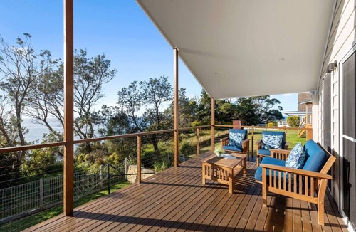 Mollymook Beach House | The Lighthouse Mollymook - 4BR/Pets/Beach