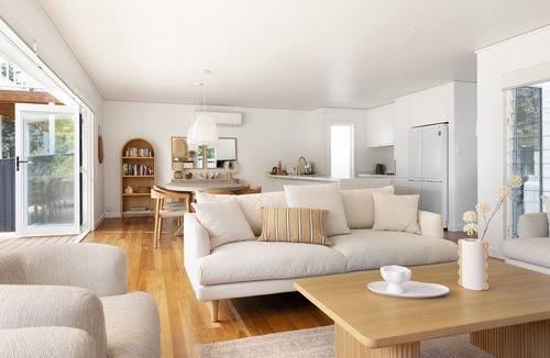 Patonga House | THE LITTLE OYSTER Waterfront Beach House Patonga