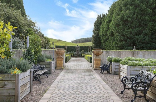 Robertson House | The Lodge at Linden Hall - access to swimming pool