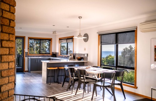 Coles Bay House | The Lookout