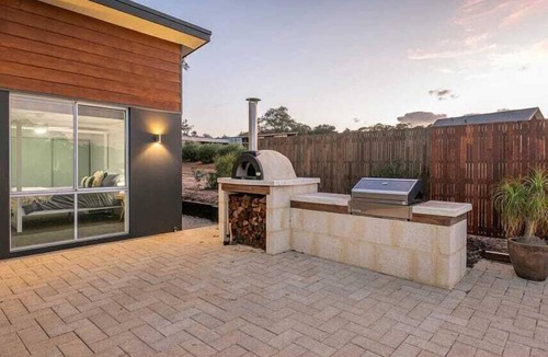 Quindalup House | The Loop - poolside luxury