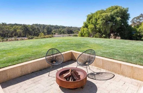 Quindalup House | The Loop - poolside luxury