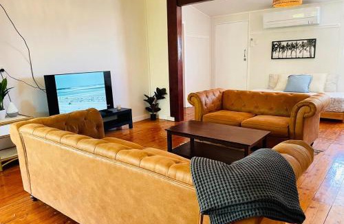 South Carnarvon House | The Mango Shack