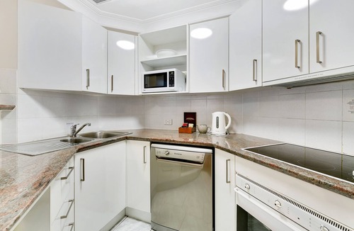 Brisbane Central Business District Hotel | The Manor Apartment Hotel