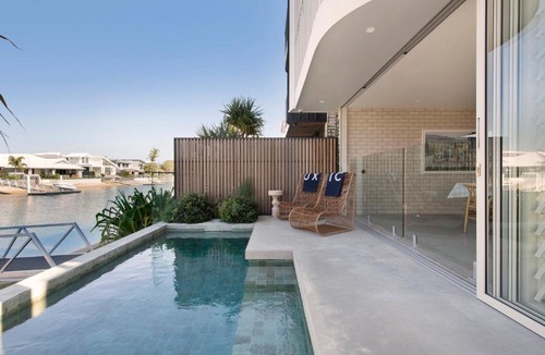 Palm Beach House | The Marlin: Stay 4 Pay 3