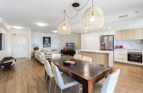 Main Beach Apartment | The Meriton on Main Beach