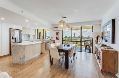 Main Beach Apartment | The Meriton on Main Beach