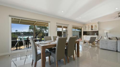 Metung House | The Metung Crest - Spacious Family Retreat