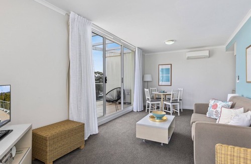 Ettalong Beach House | THE MINI PENTHOUSE - ETTALONG BEACH RESORT