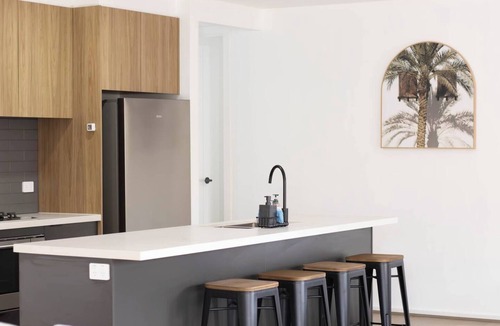 Alfredton House | The Modern on Longley - 4 Bedroom Townhouse