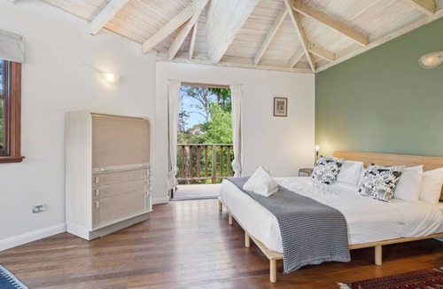 Leura House | The Mud Brick House in Leura