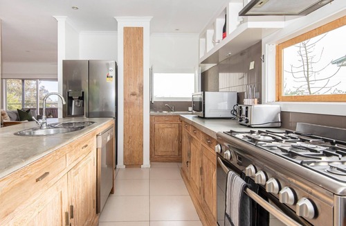 McCrae House | The Navigator with heated pool and spa