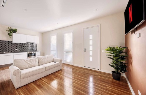 McCrae House | The Nepean | 100m to Beach, Pool & Fire Pit