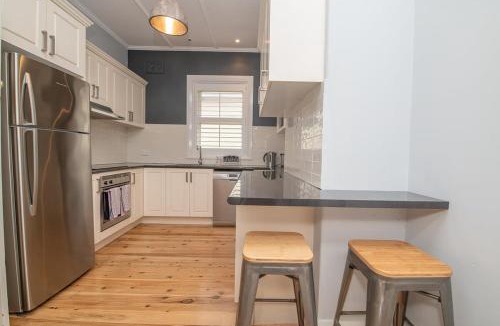 Orange House | The Oaks on March Stunning & Elegant CBD Home