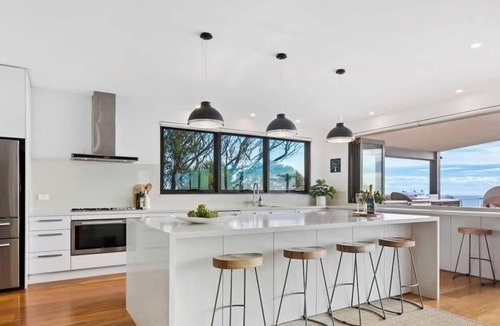 Mount Martha House | The Ocean's Edge, Luxury Entertainer with Views