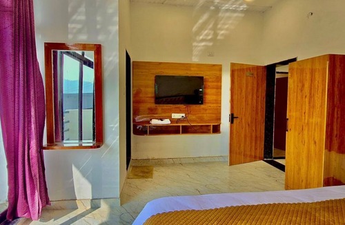 Mount Abu Hotel | The Palm Villa
