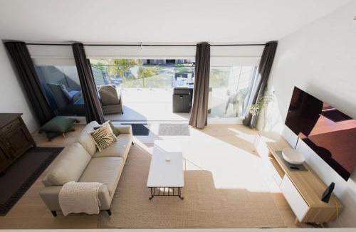 Corlette House | The Palms- 9 Pantowora St, Corlette