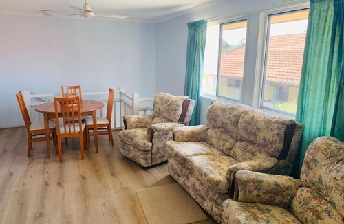 Iluka House | The Palms