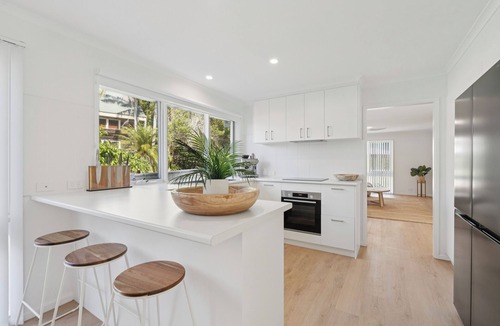 Arrawarra Headland House | The Palms Beach House- Sauna, Pet-friendly, Beach!